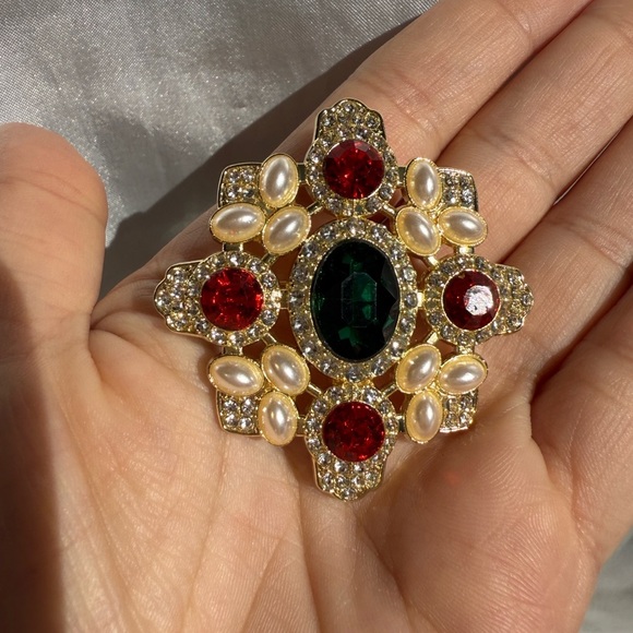Royal Vintage Gold Cross Brooch  Green & Ruby Red Crystals  Statement Pin - Picture 6 of 6